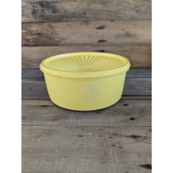 Vintage 70s Tupperware / Yellow Servalier Canister With Lid - Picture 1 of 8